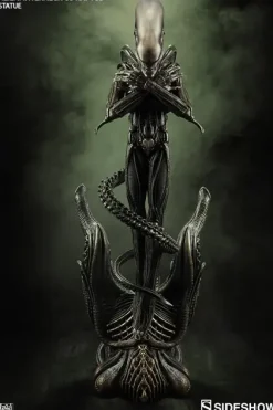 Alien Statue: Alien (Internecivus Raptus Version)