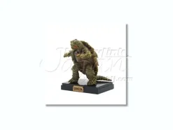 Avant Gamera Standing