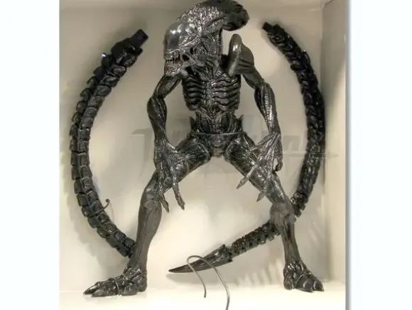 AVP2 Alien Warrior Figure: Black
