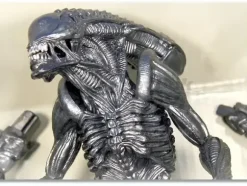 AVP2 Alien Warrior Figure: Real Color