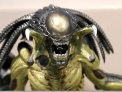 AVP 2 Predalien Figure: Real Color