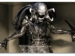 AVP 2 Predalien Real Figure Limited Color Version: Silver