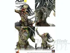 AVP:R Predalien vs Predator Prepainted Diorama Kit