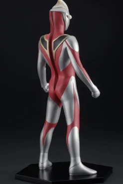 Character Classics Ultraman Gaia