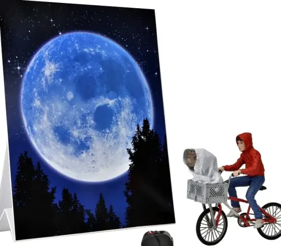 E.T. / E.T. & Elliott 40th Anniversary Display Figure