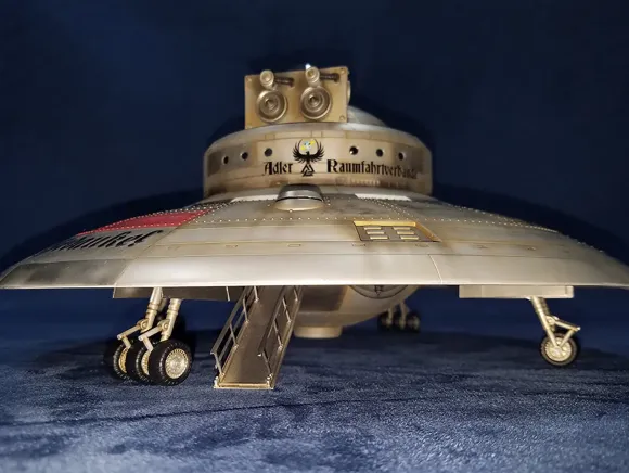 1/72 Haunebu II German Flying Saucer "Commercial Airliner Type"