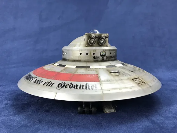 1/72 Haunebu II German Flying Saucer "Commercial Airliner Type"