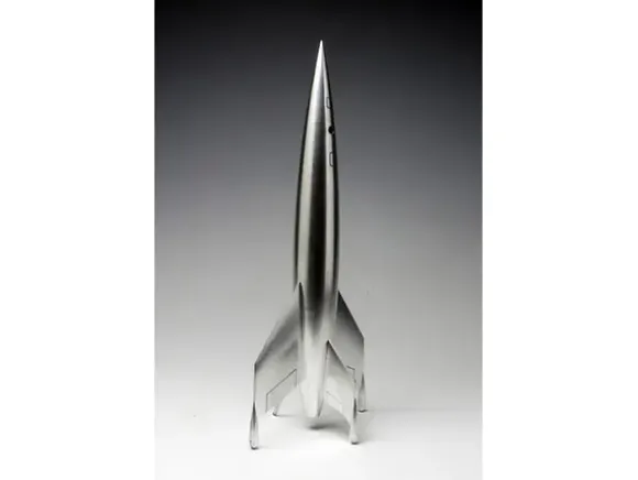 1/144 Luna Rocketship w/Display Base