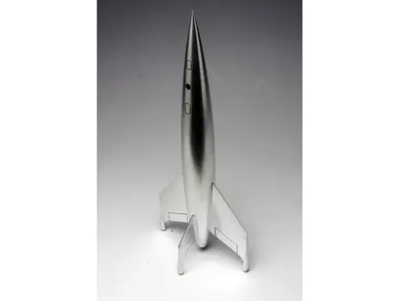 1/144 Luna Rocketship w/Display Base