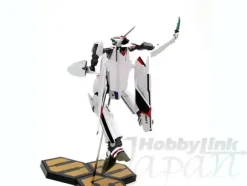 Macross Frontier Battroid Display: VF-25F w/Knife