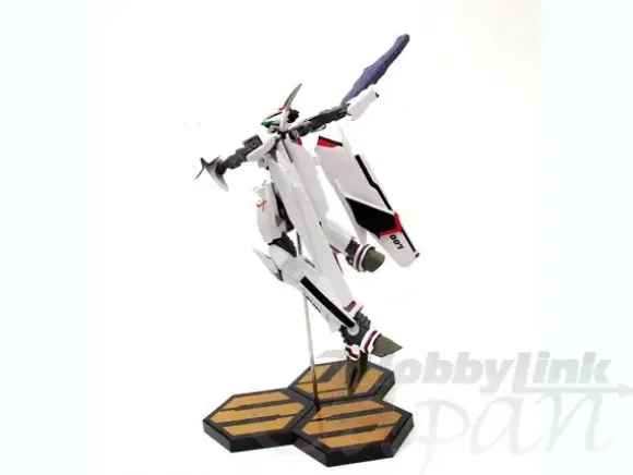 Macross Frontier Battroid Display: VF-25F w/Gun Pod