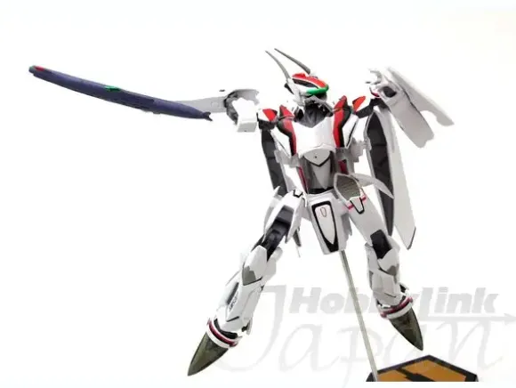 Macross Frontier Battroid Display: VF-25F w/Gun Pod
