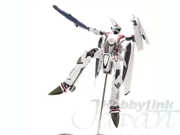 Macross Frontier Battroid Display: VF-25F w/Gun Pod