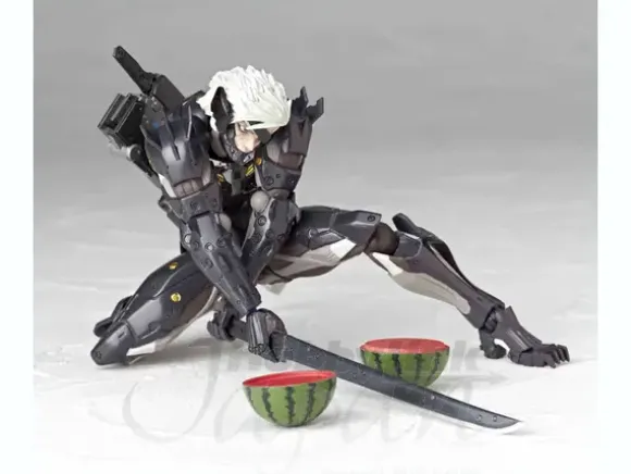 Revoltech Raiden (Metal Gear Rising Revengeance)