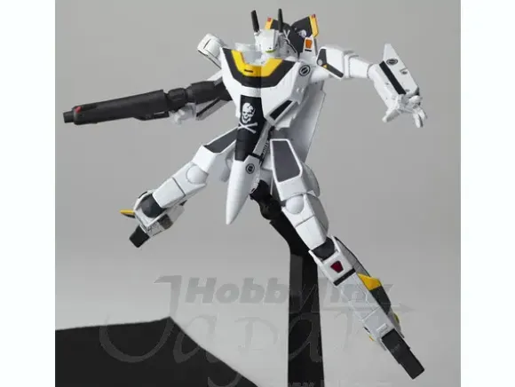 Revoltech Three Transformation Valkyrie VF-1S Roy