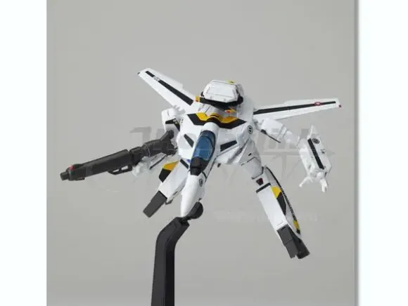 Revoltech Three Transformation Valkyrie VF-1S Roy