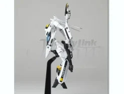 Revoltech Three Transformation Valkyrie VF-1S Roy