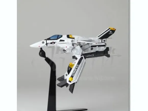 Revoltech Three Transformation Valkyrie VF-1S Roy