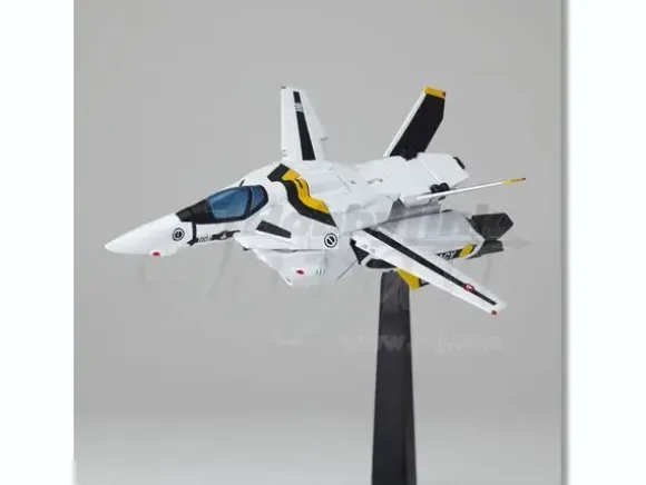 Revoltech Three Transformation Valkyrie VF-1S Roy
