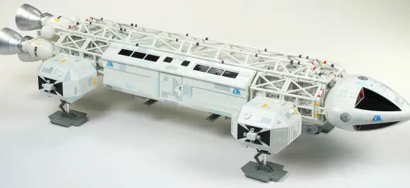 1/48 Space:1999 Eagle Transporter (Semi-finished Painted Kit)