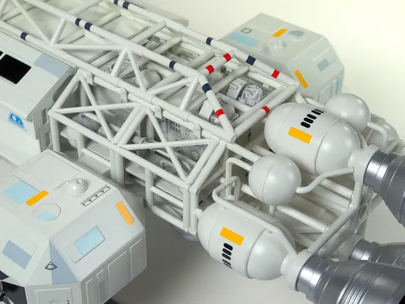 1/48 Space:1999 Eagle Transporter (Semi-finished Painted Kit)