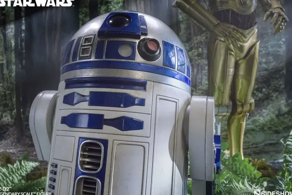 1/2 Star Wars Statue: Legendary Scale Figure R2-D2