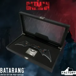 The Batman / Batman Batarang Prop Replica Limited Edition