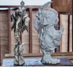 the Beautiful / Bizarre Ones tbbo.EX.001 a portrait of the moon Light Gray
