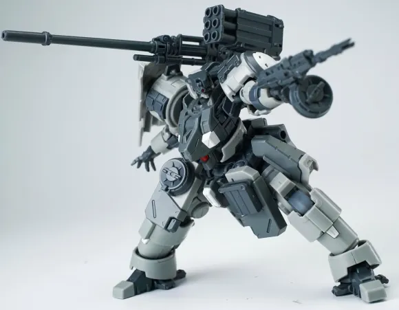1/144 Ultra Action Trooper Artillery Type Zarov Plastic Model Kit (Gray)