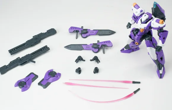 1/144 Ultra Action Trooper: Franz-Alpha Plastic Model Kit (Purple x White)