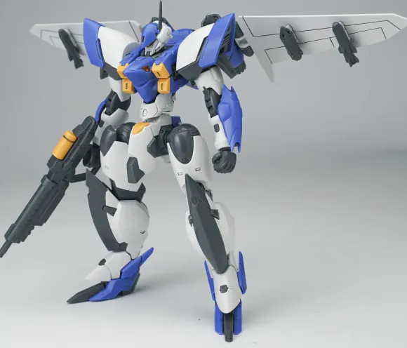 1/144 Ultra Action Trooper: Yun-Que Plastic Model Kit Blue x White Ver.