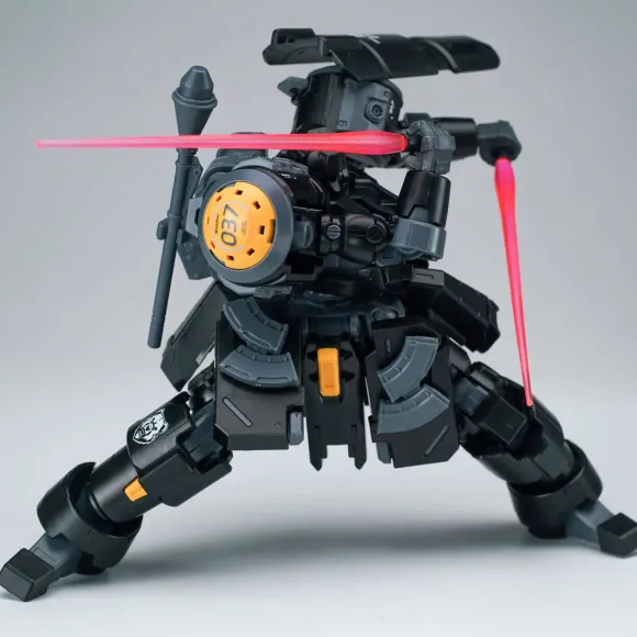 1/144 Ultra Action Trooper Zarov M1 Plastic Model Kit (Metallic Black)