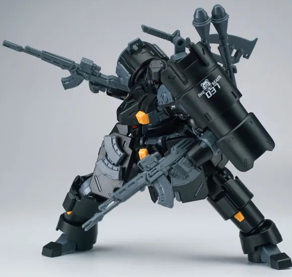 1/144 Ultra Action Trooper Zarov M1 Plastic Model Kit (Metallic Black)