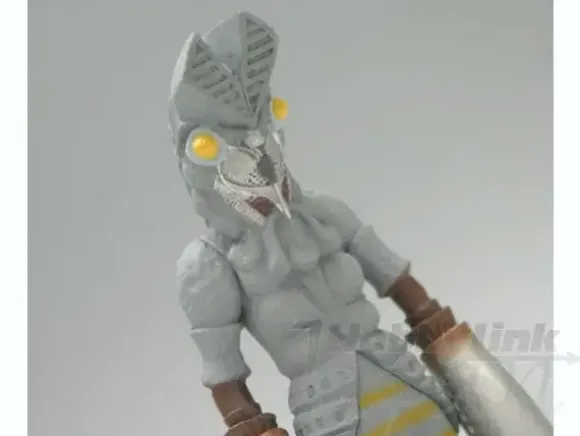 Ultraman Figure Collection w/Base: Alien Baltan