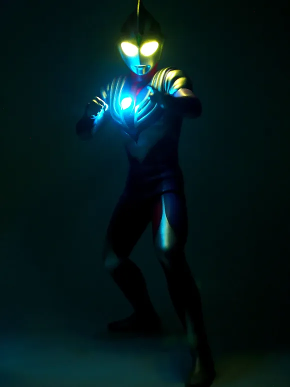 1/6 Ultraman Tiga Multi-type Advent Ver. With Luminous Gimmick