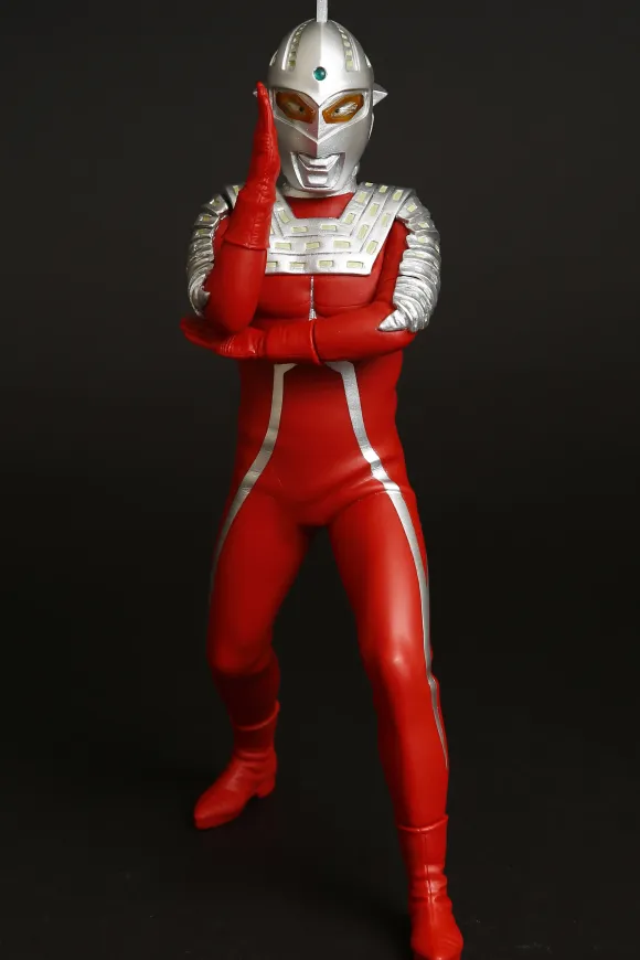 1/6 Ultraseven Wide Shot