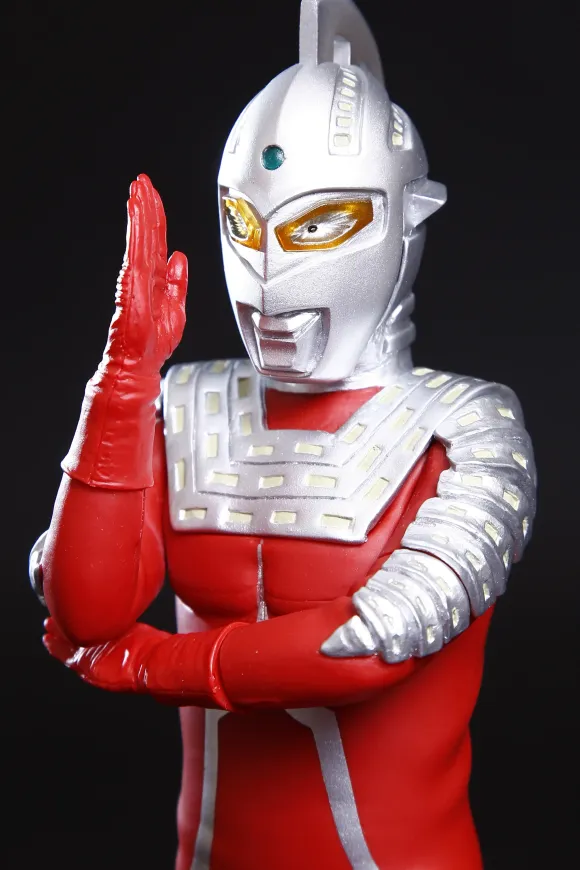 1/6 Ultraseven Wide Shot