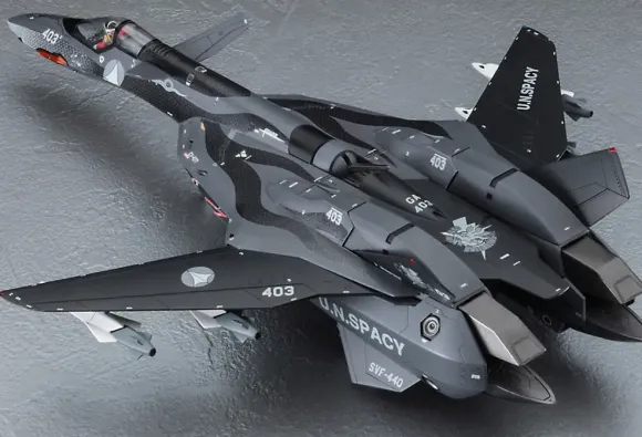 1/72 VF-19A SVF-440 Dullahan's w/Fast Pack & High Maneuver Missile