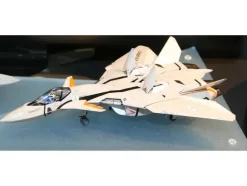 1/72 VF-11B Thunderbolt Macross Plus