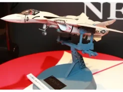 1/72 VF-11B Thunderbolt Macross Plus