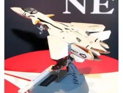 1/72 VF-11B Thunderbolt Macross Plus