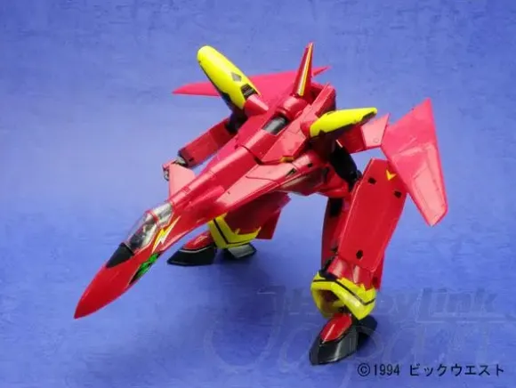 1/60 VF-19 Custom Fire Valkyrie Transformable