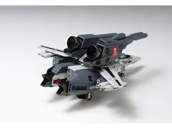 1/100 VF-1S Strike Valkyrie Fighter (Hikaru Ichijyo)