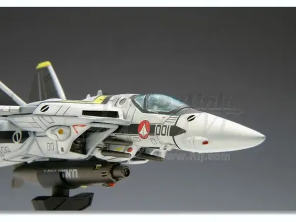 1/100 VF-1S Valkyrie Fighter Roy Fokker Special